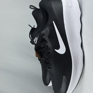Nike Promina Black and White Sneakers